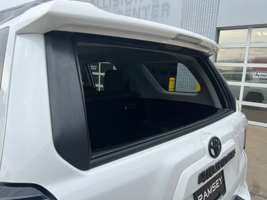 Thumbnail: 2022 Toyota 4Runner - 26