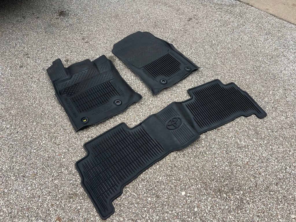 Thumbnail: 2022 Toyota 4Runner - 18