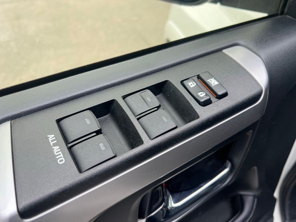 Thumbnail: 2022 Toyota 4Runner - 27