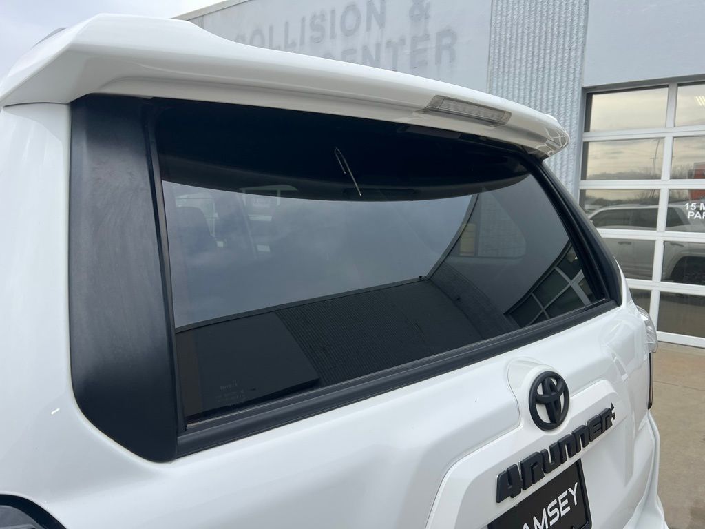 Thumbnail: 2022 Toyota 4Runner - 25