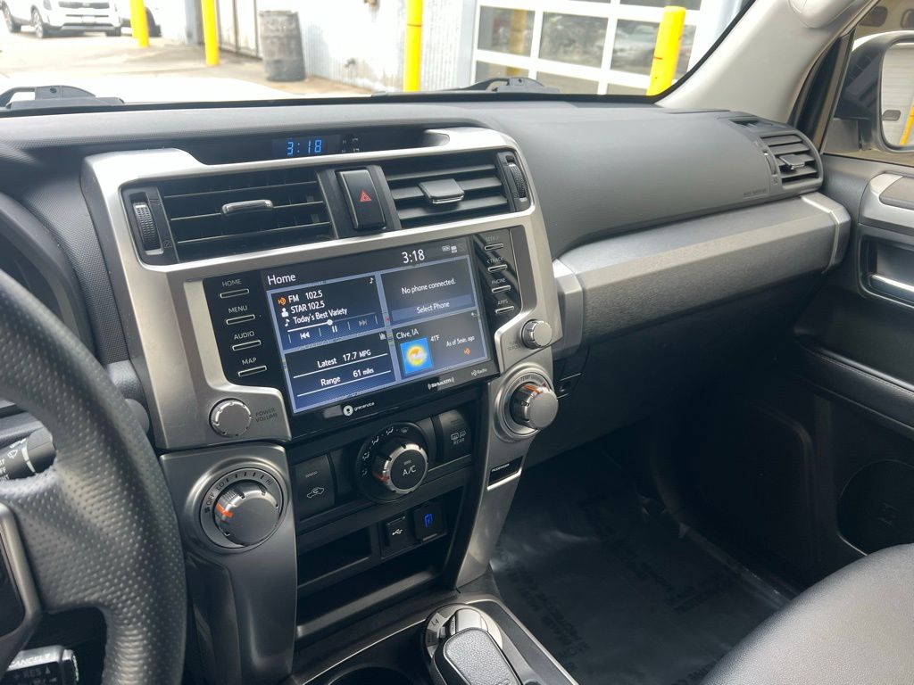 Thumbnail: 2022 Toyota 4Runner - 13