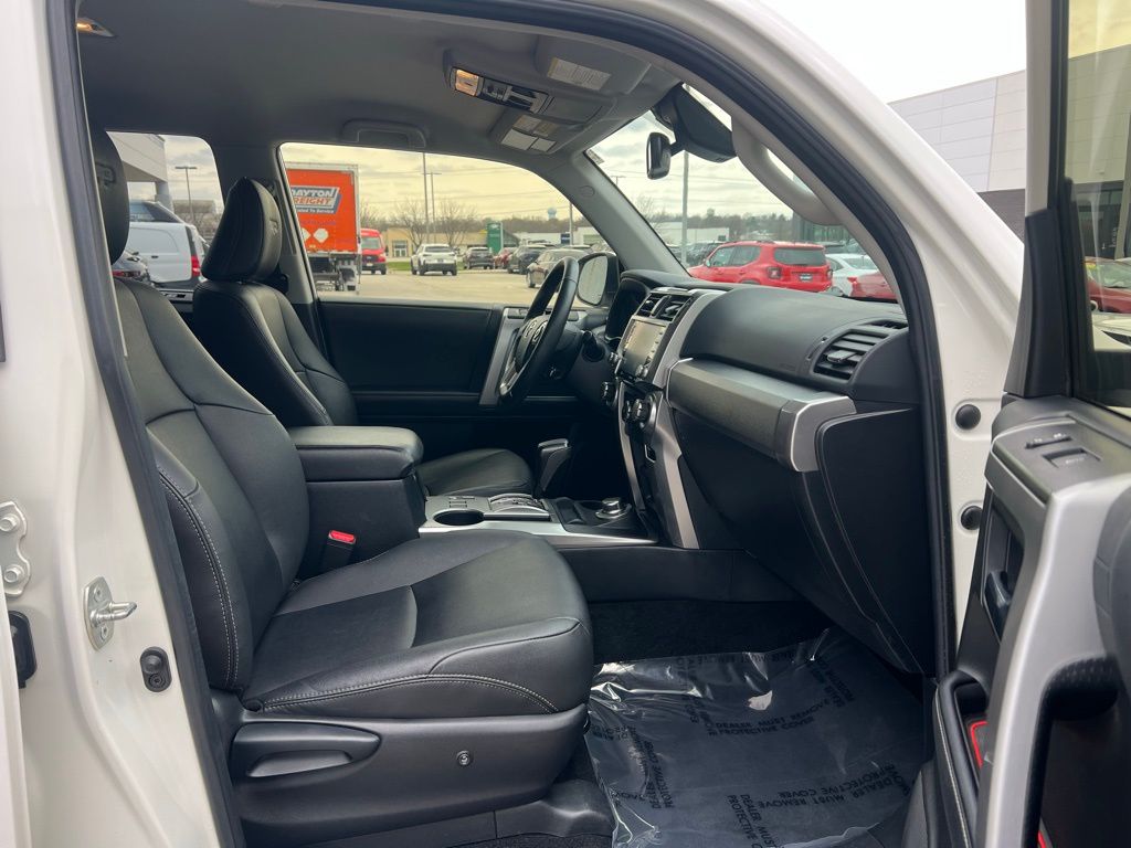 Thumbnail: 2022 Toyota 4Runner - 11