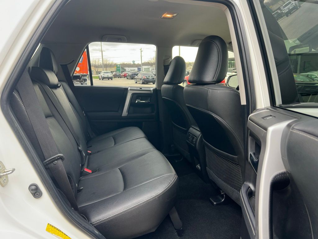 Thumbnail: 2022 Toyota 4Runner - 32