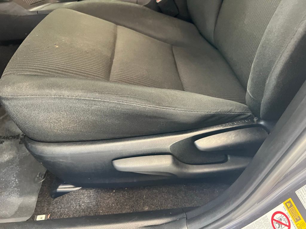 Thumbnail: 2015 Toyota RAV4 - 28