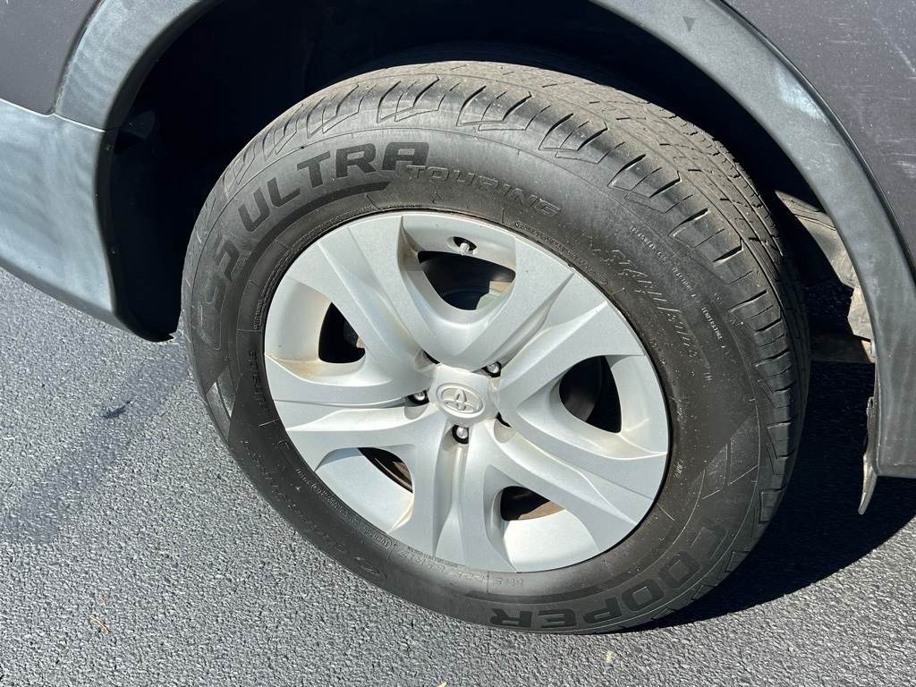 Thumbnail: 2015 Toyota RAV4 - 23