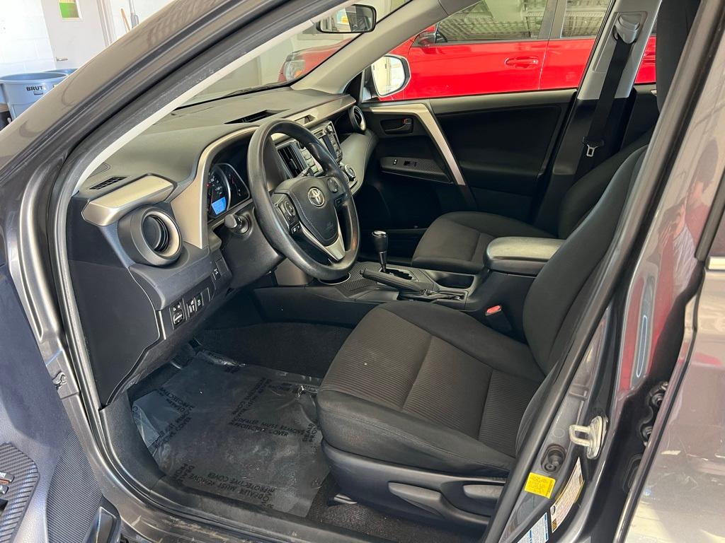 Thumbnail: 2015 Toyota RAV4 - 10