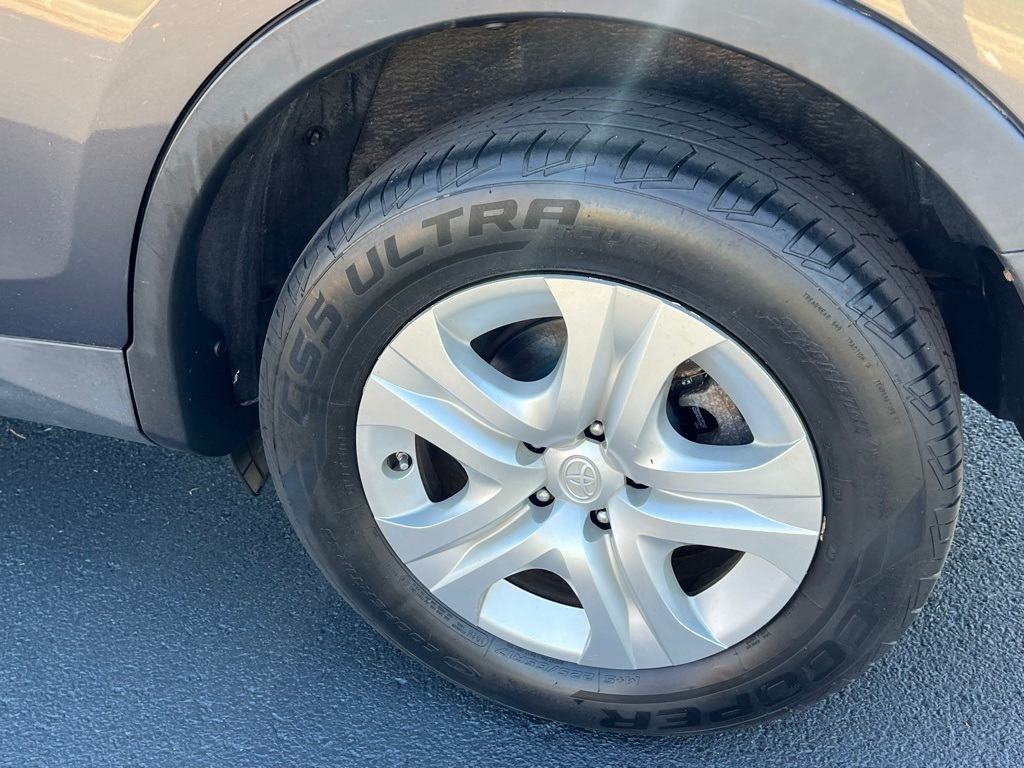 Thumbnail: 2015 Toyota RAV4 - 24