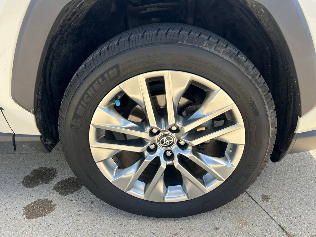 Thumbnail: 2020 Toyota RAV4 - 24