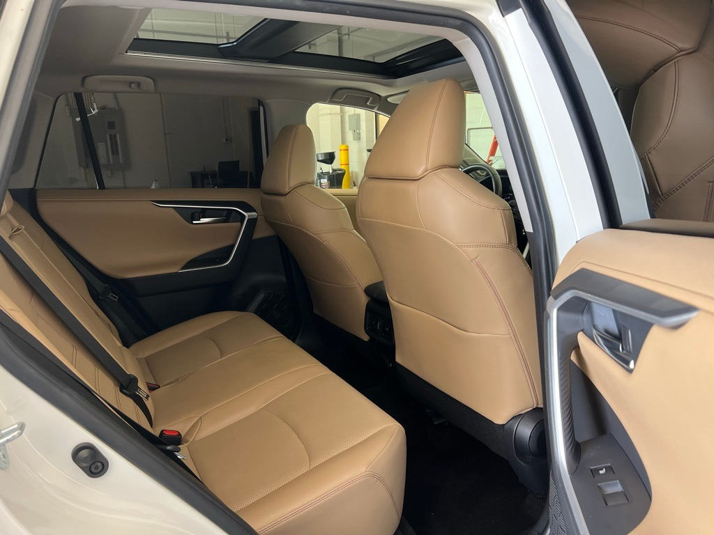 Thumbnail: 2020 Toyota RAV4 - 35