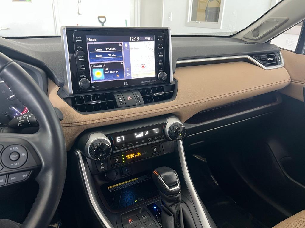 Thumbnail: 2020 Toyota RAV4 - 13