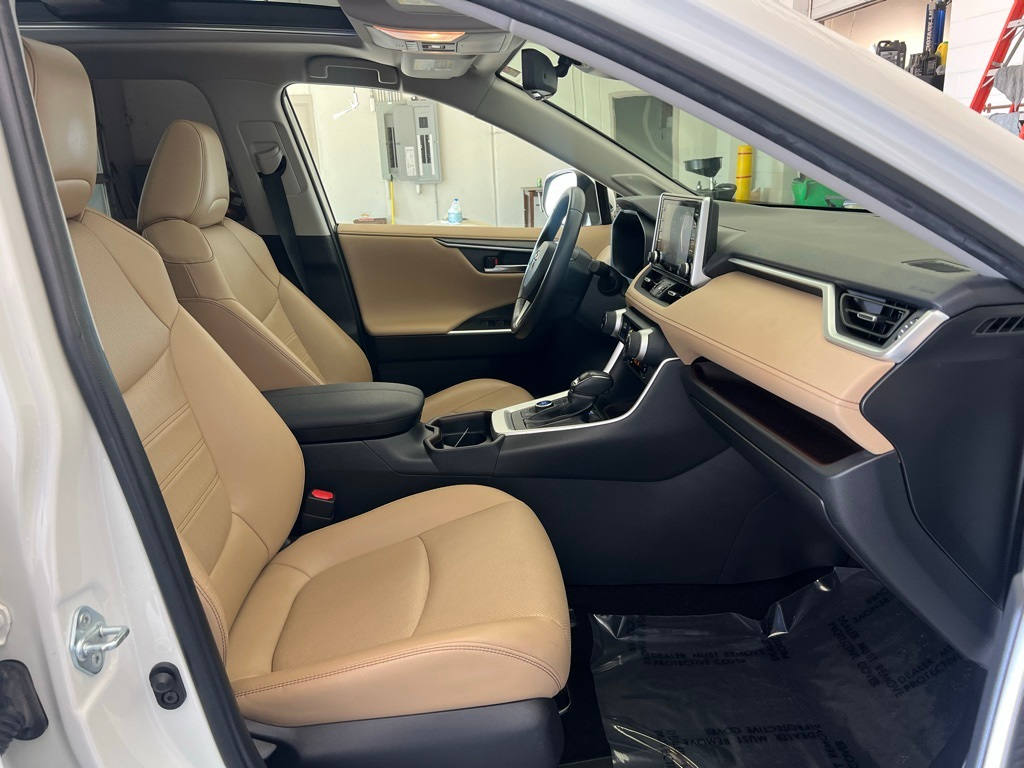 Thumbnail: 2020 Toyota RAV4 - 36