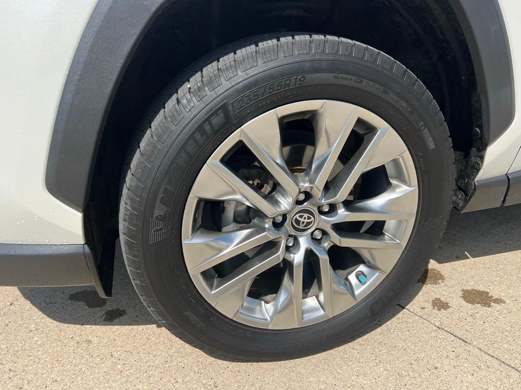 Thumbnail: 2020 Toyota RAV4 - 8