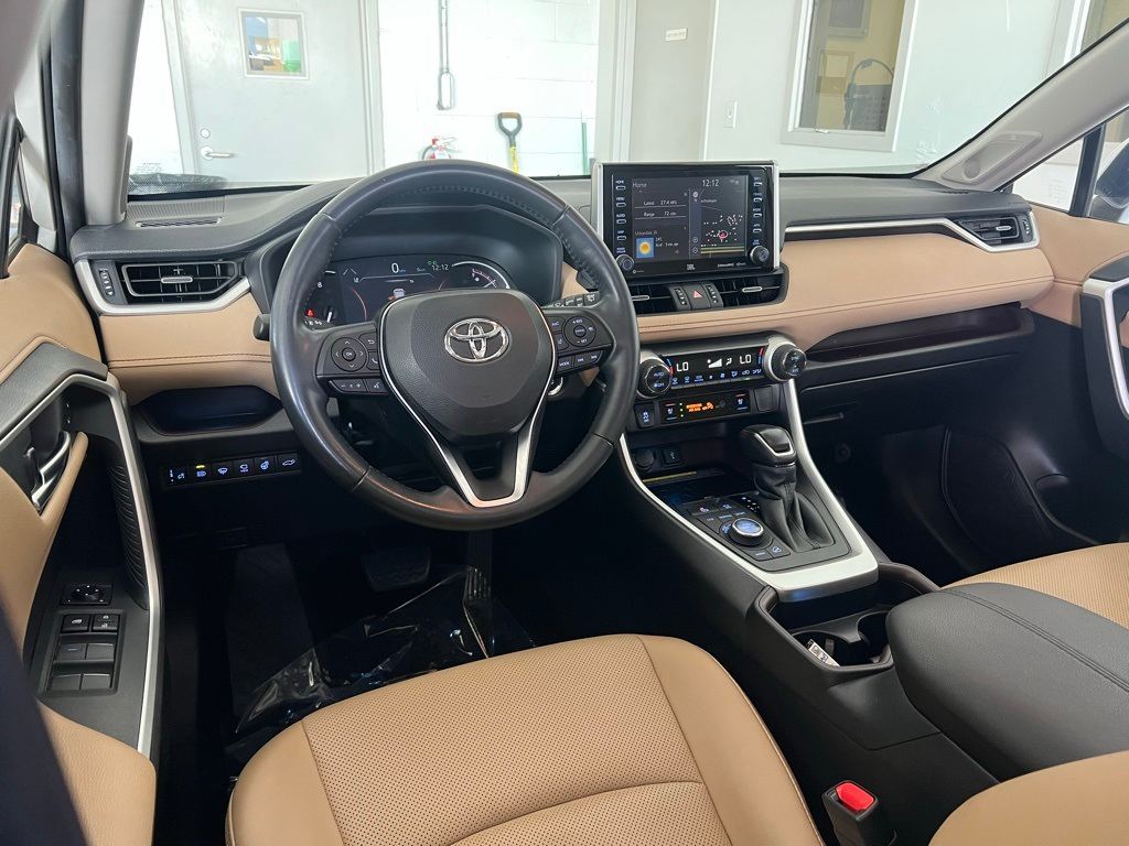Thumbnail: 2020 Toyota RAV4 - 2