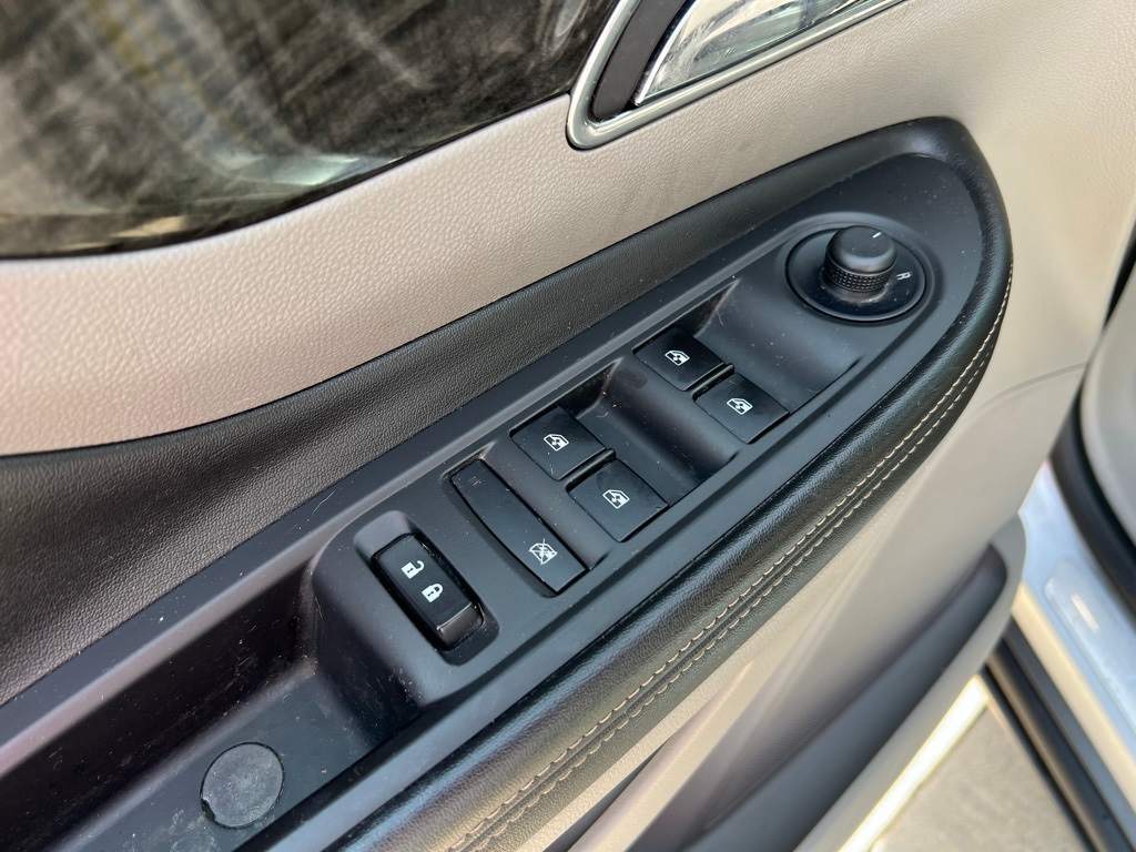 Thumbnail: 2015 Buick Encore - 21