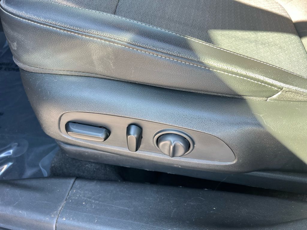 Thumbnail: 2020 Buick Encore GX - 25