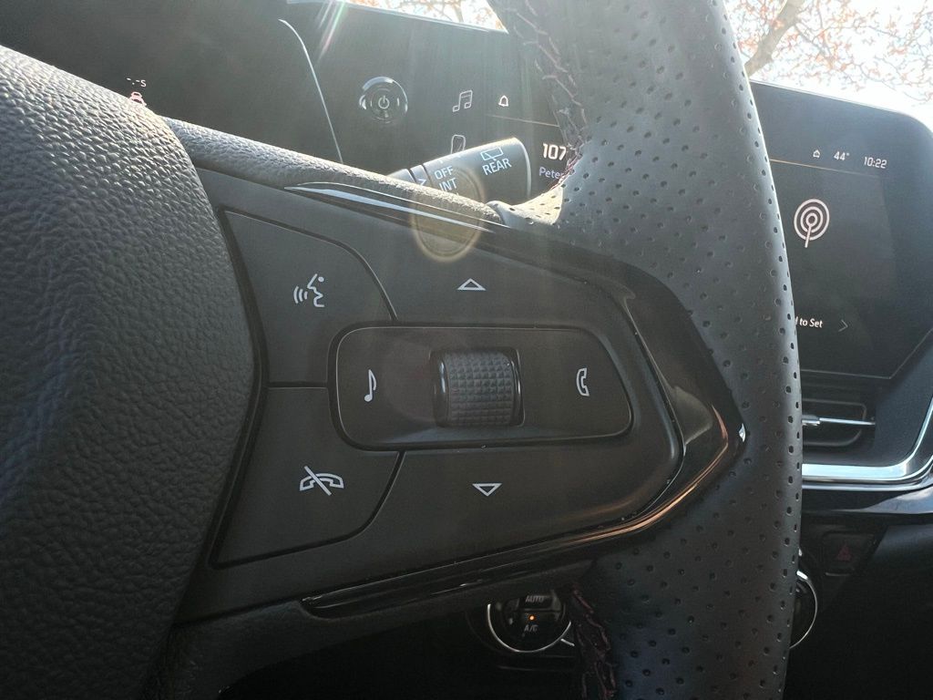 Thumbnail: 2025 Chevrolet Trax - 33
