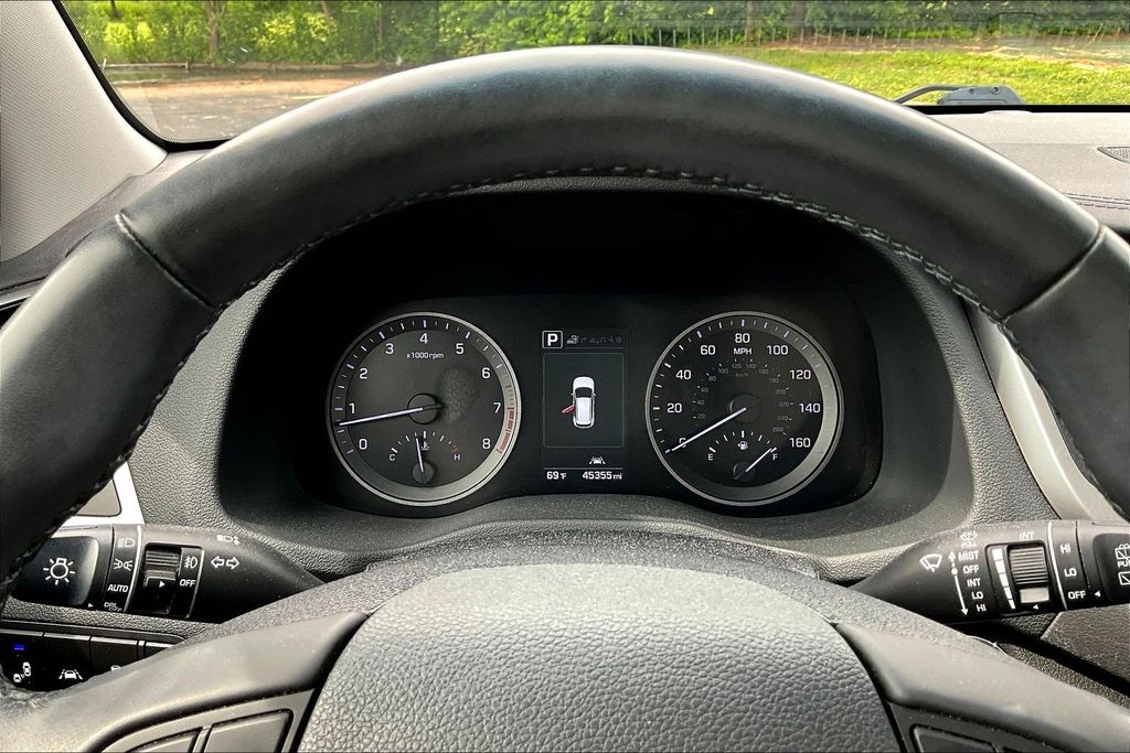 Thumbnail: 2018 Hyundai Tucson - 14