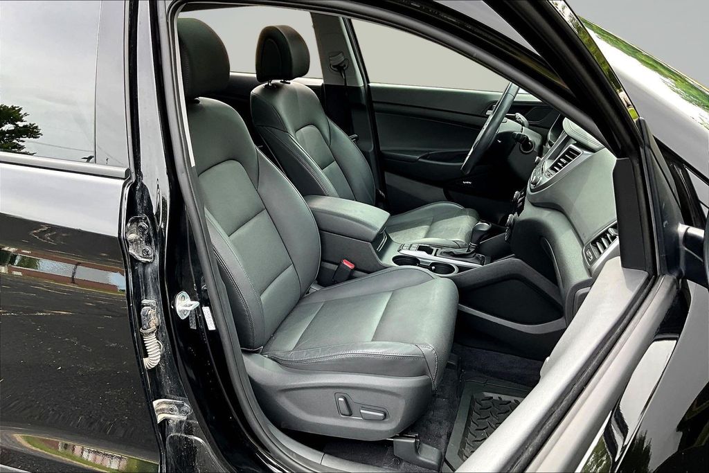 Thumbnail: 2018 Hyundai Tucson - 8