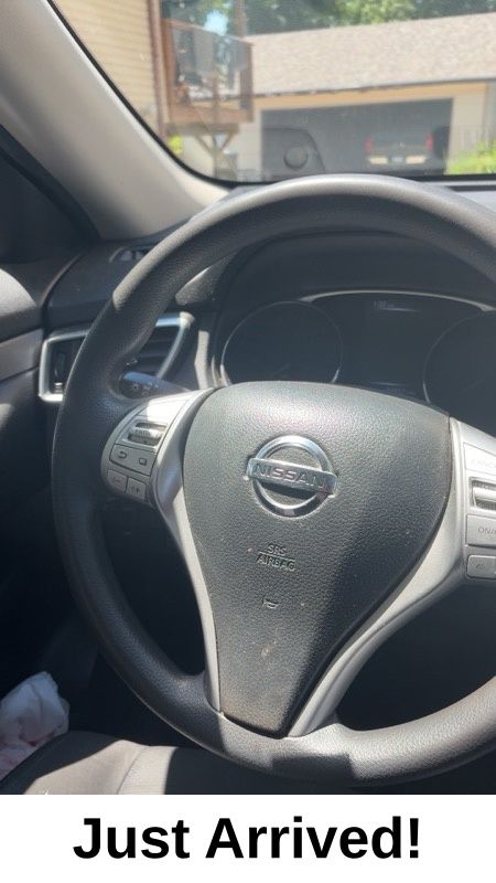 Thumbnail: 2015 Nissan Rogue - 9