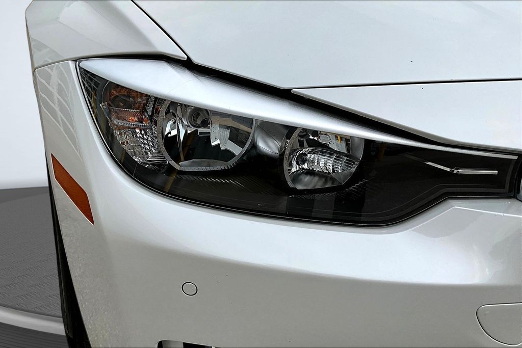 Thumbnail: 2015 BMW 3 Series - 33