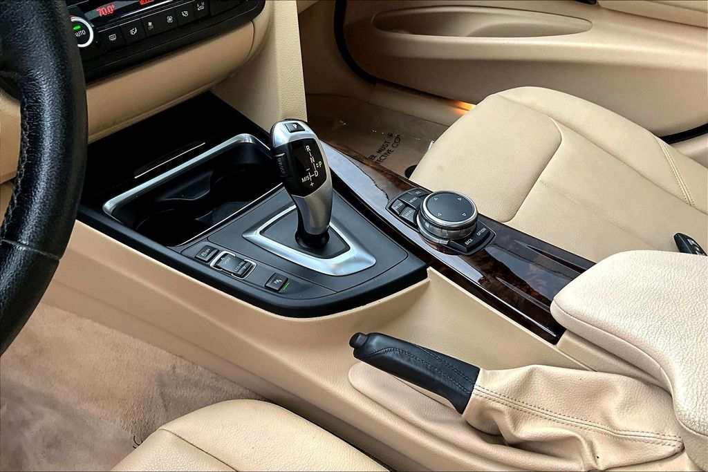 Thumbnail: 2015 BMW 3 Series - 15