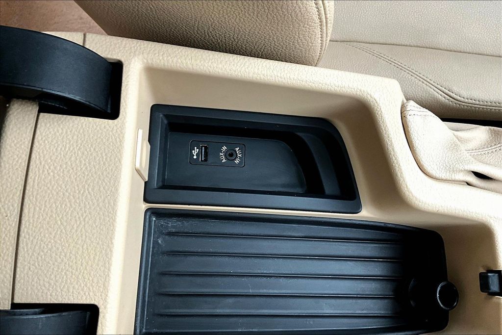 Thumbnail: 2015 BMW 3 Series - 30