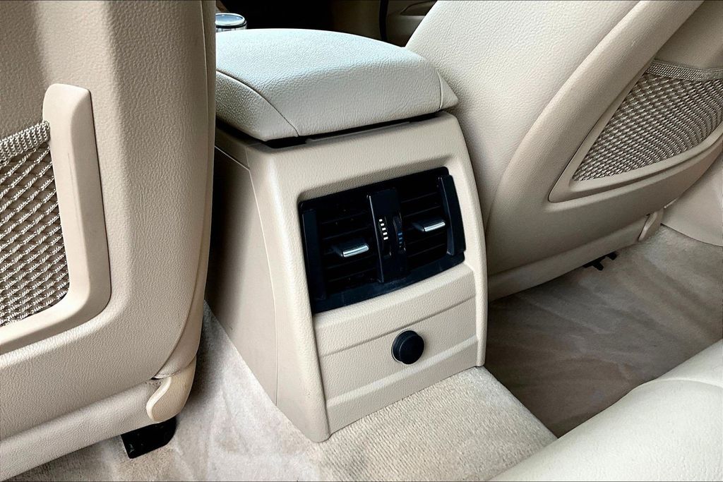 Thumbnail: 2015 BMW 3 Series - 29