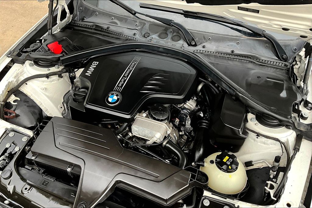 Thumbnail: 2015 BMW 3 Series - 8