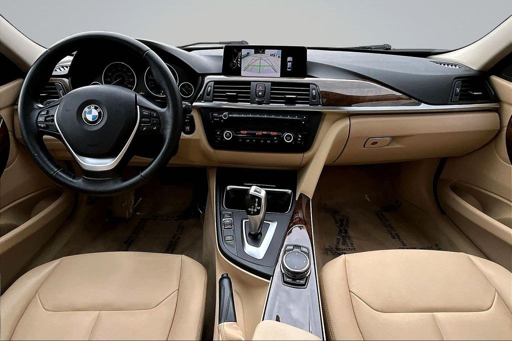Thumbnail: 2015 BMW 3 Series - 13