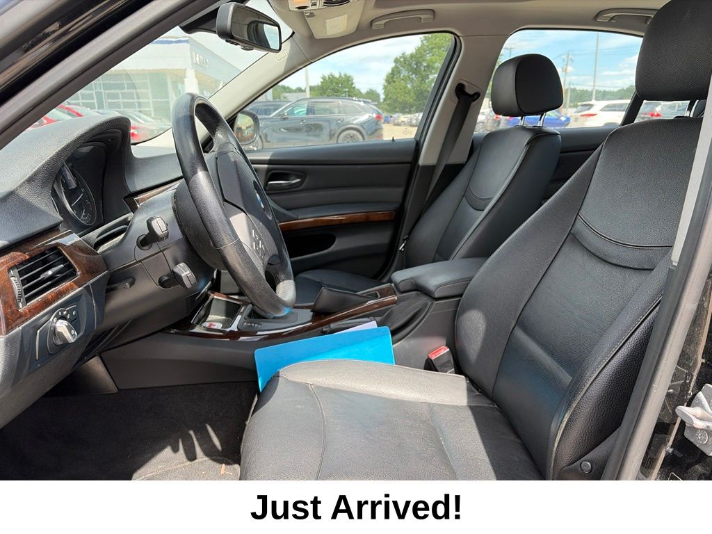 Thumbnail: 2011 BMW 3 Series - 4