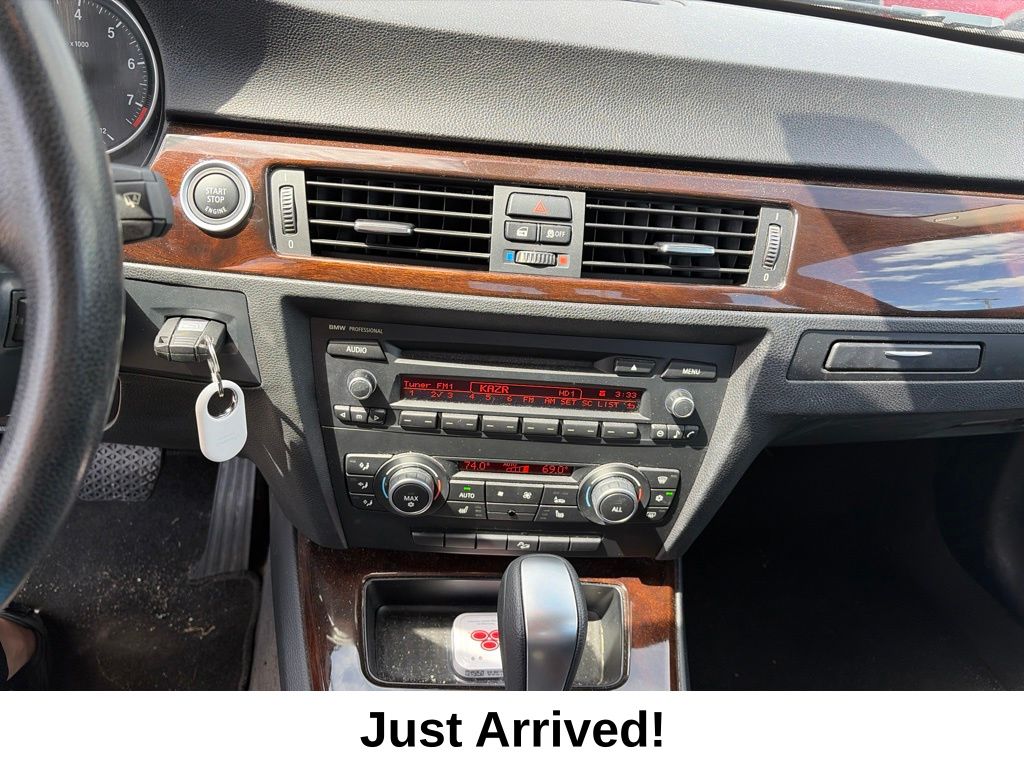 Thumbnail: 2011 BMW 3 Series - 5