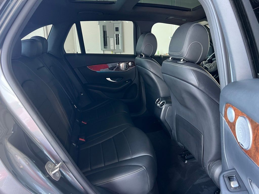 Thumbnail: 2017 Mercedes-Benz GLC - 26