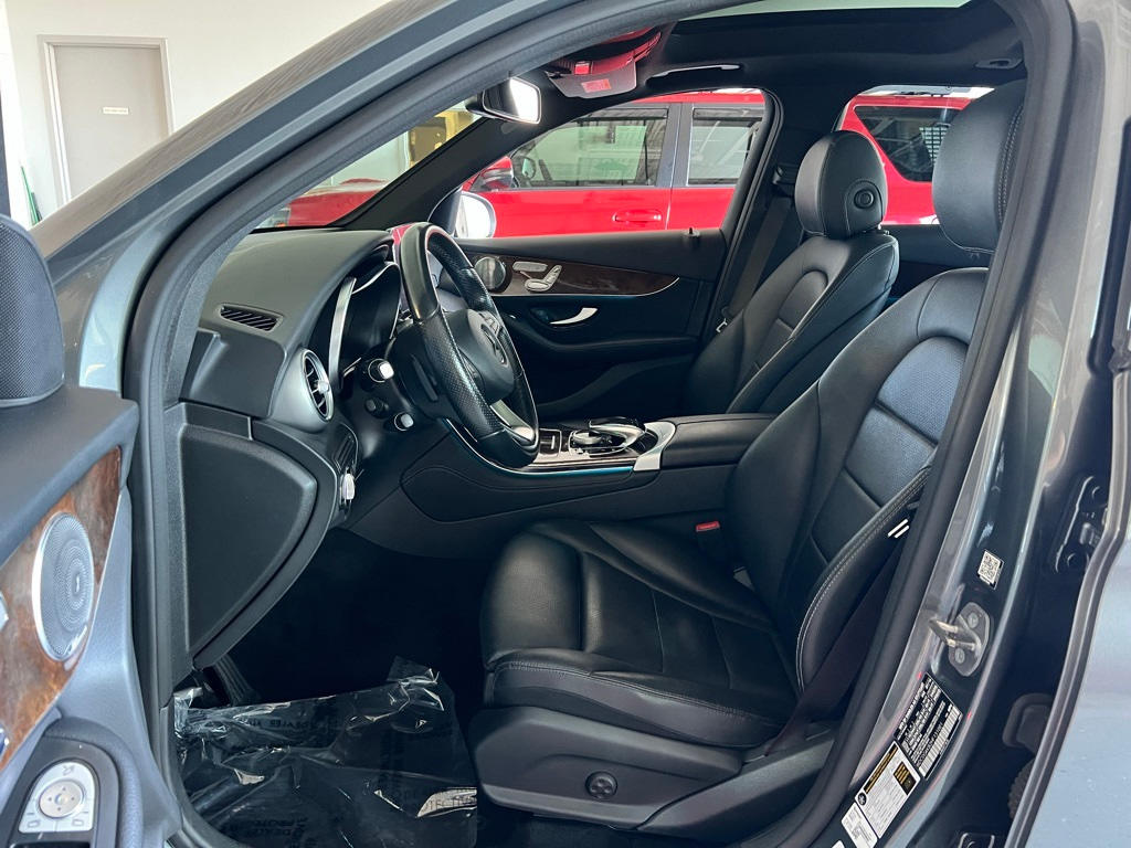 Thumbnail: 2017 Mercedes-Benz GLC - 11