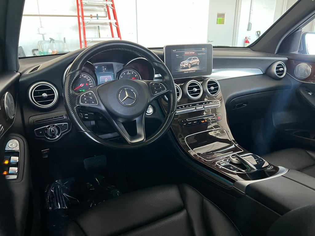 Thumbnail: 2017 Mercedes-Benz GLC - 2