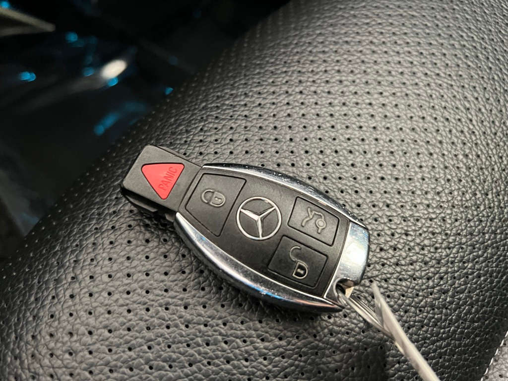 Thumbnail: 2017 Mercedes-Benz GLC - 17