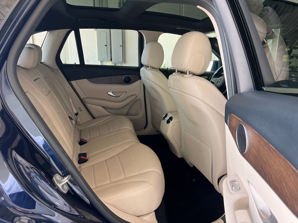 Thumbnail: 2018 Mercedes-Benz GLC - 24