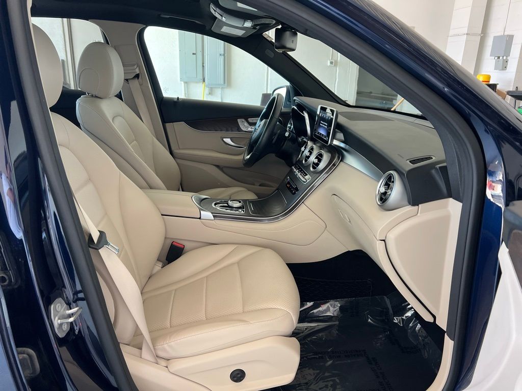 Thumbnail: 2018 Mercedes-Benz GLC - 25
