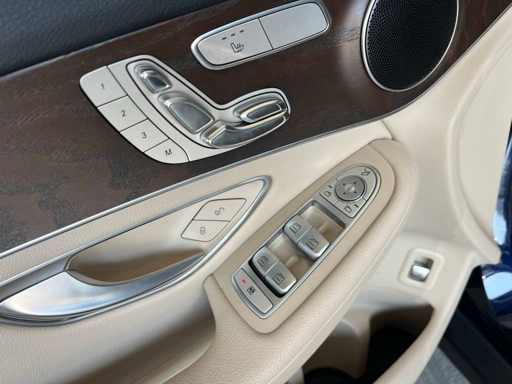 Thumbnail: 2018 Mercedes-Benz GLC - 20
