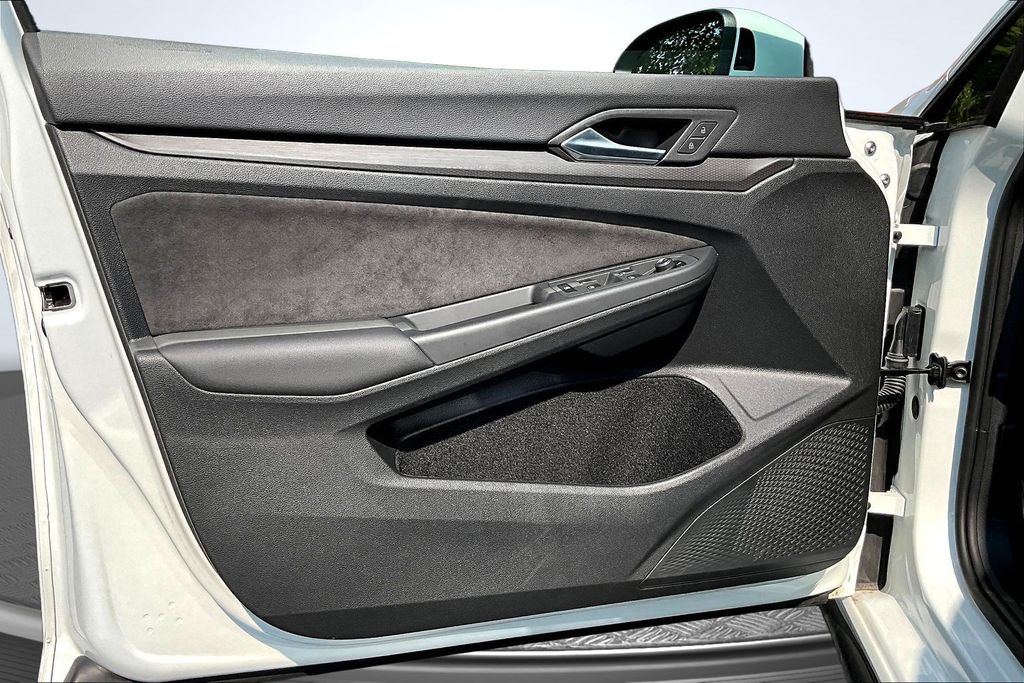 Thumbnail: 2024 Volkswagen Golf - 24