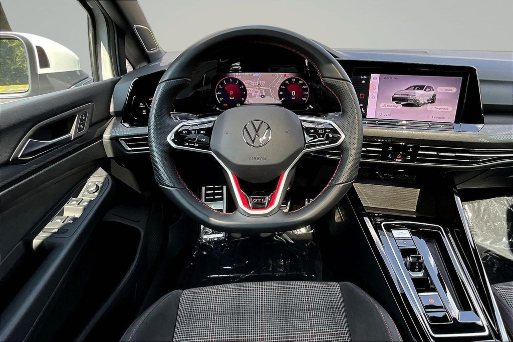 Thumbnail: 2024 Volkswagen Golf - 2