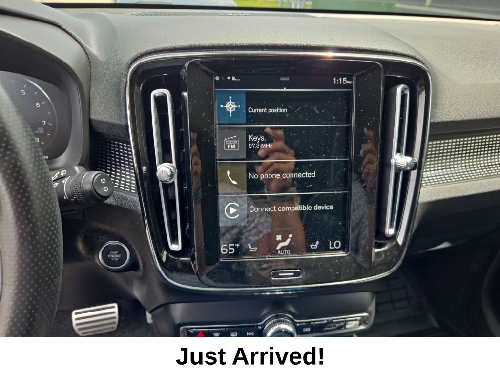 Thumbnail: 2021 Volvo XC40 - 8
