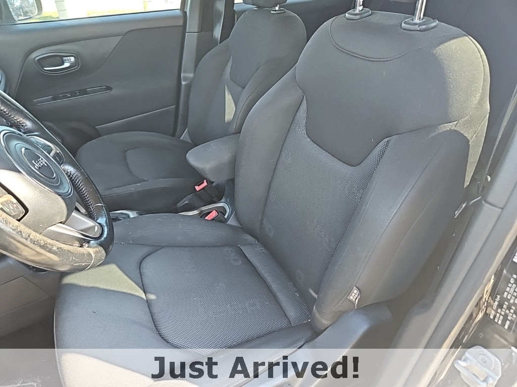 Thumbnail: 2015 Jeep Renegade - 5
