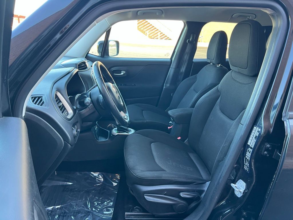 Thumbnail: 2015 Jeep Renegade - 23