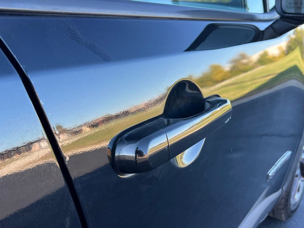 Thumbnail: 2015 Jeep Renegade - 26