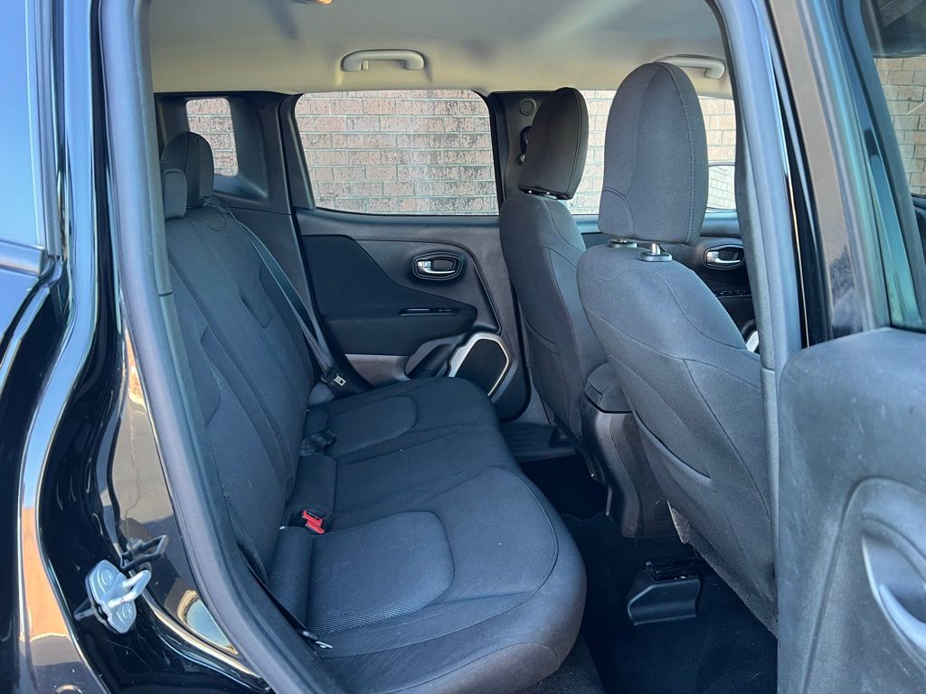 Thumbnail: 2015 Jeep Renegade - 24