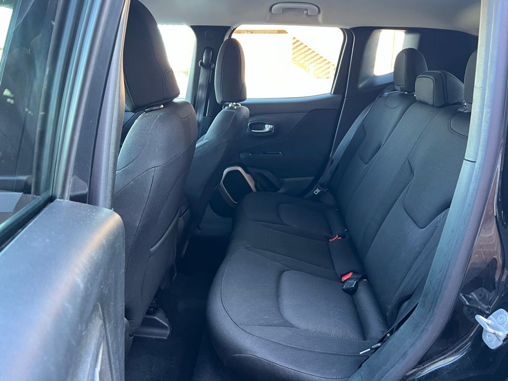 Thumbnail: 2015 Jeep Renegade - 11