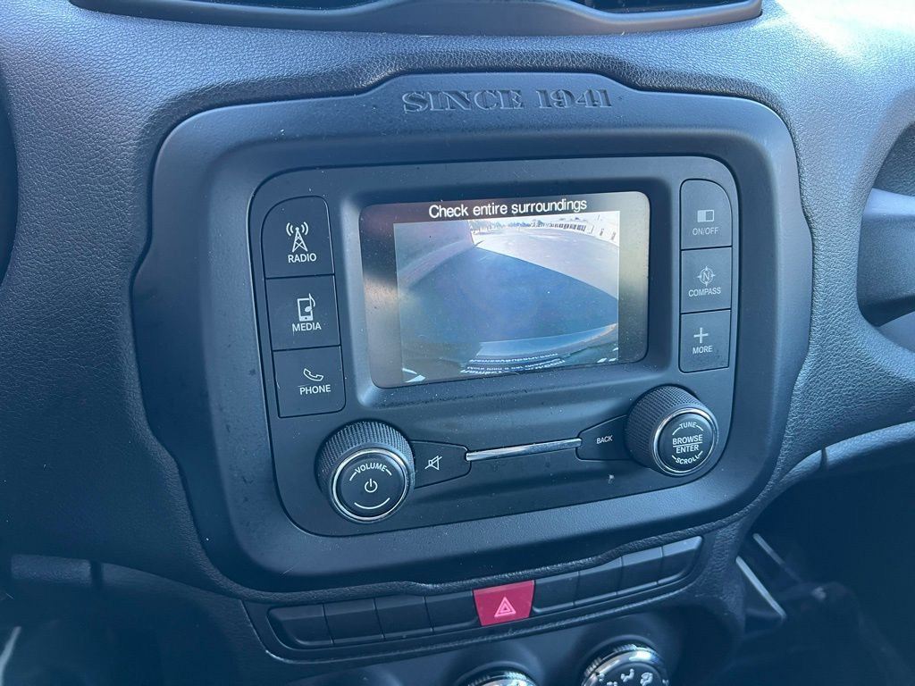 Thumbnail: 2015 Jeep Renegade - 29