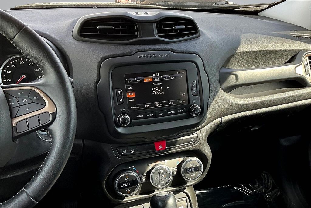 Thumbnail: 2016 Jeep Renegade - 14