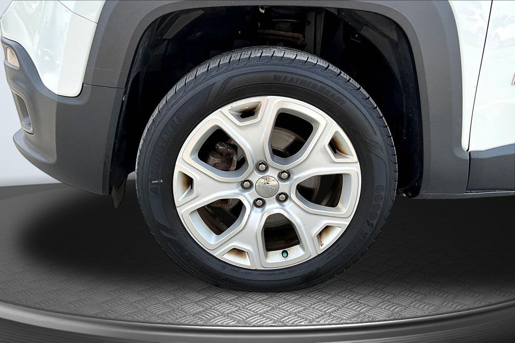 Thumbnail: 2016 Jeep Renegade - 7