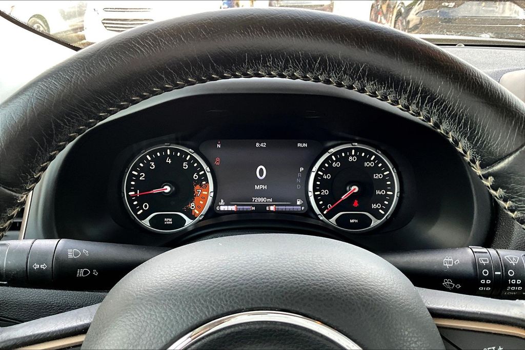 Thumbnail: 2016 Jeep Renegade - 16